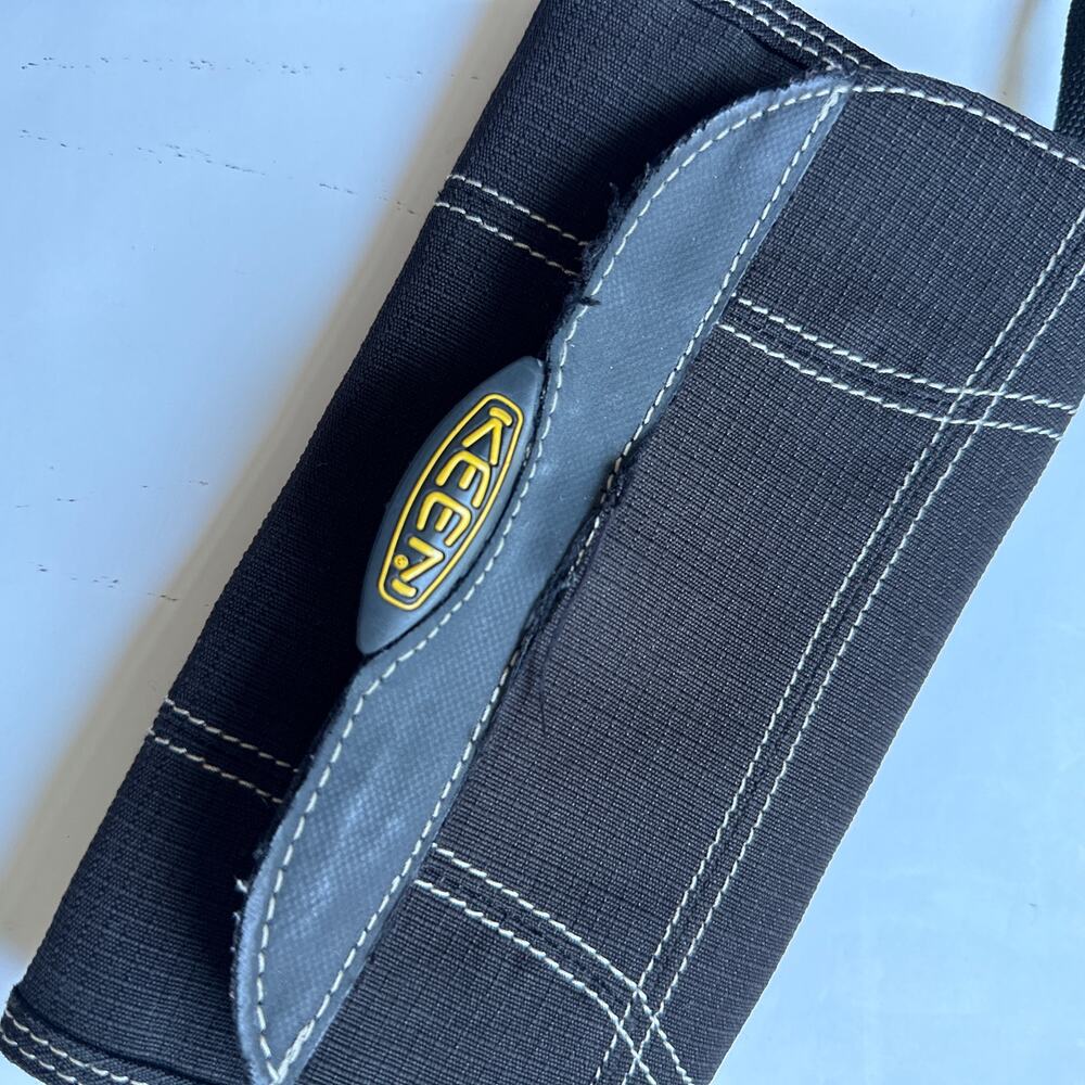 Keen Black Nylon Trifold Wristlet Wallet - Women's - Picture 2 of 7